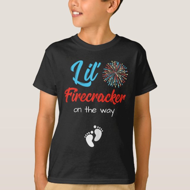 vom Juli Schwangerschaft Shirt Lil' Firecracker au (Vorderseite)