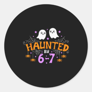 Von 67 heimgesucht Lustiges Six Seven Meme Hallowe Runder Aufkleber