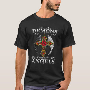 Von Dämonen gejagt, von Engeln bewacht, Männer mit T-Shirt