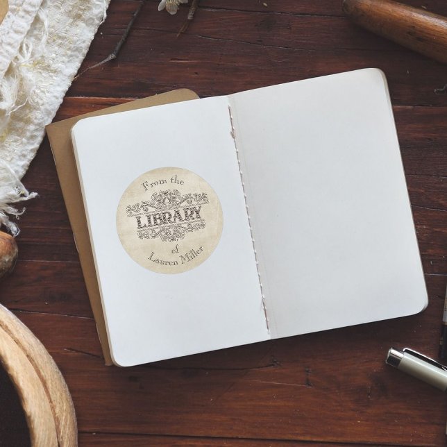 Von der Bibliothek des Buchbesitzers für benutzerd Runder Aufkleber (Von Creator hochgeladen)