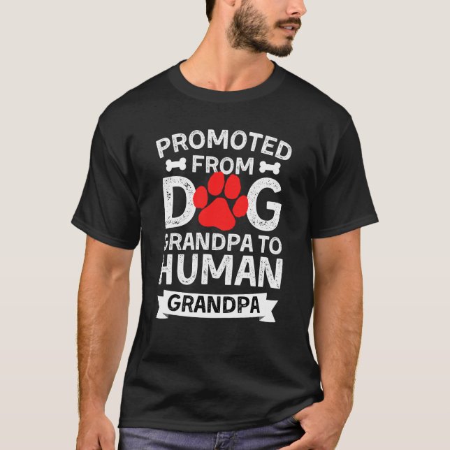 Von der Hundegroßvaterin zur menschlichen Großmutt T-Shirt (Vorderseite)