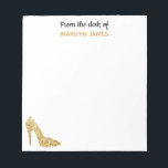 Von der Schreibtisch aus Gold Sequin High Heel Fas Notizblock<br><div class="desc">Aus dem Desk of Gold Sequin High Heel Fashionista Glam Notepad. Spaß Notizblock für Mode-Liebhaber,  Schuhliebhaber,  Mode-Blogger oder Mode-Designer. Imitate Gold-Sequin High-Heel-Glitzern in der unteren Ecke. Personalisieren Sie sich mit dem Namen "vom Schreibtisch aus" oder schreiben Sie in Jobtitel oder andere Informationen. www.SamAnnDesigns.com</div>