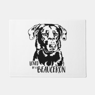 Von einem Beauceron-Hundehund-Sprichwort geliebt Fußmatte