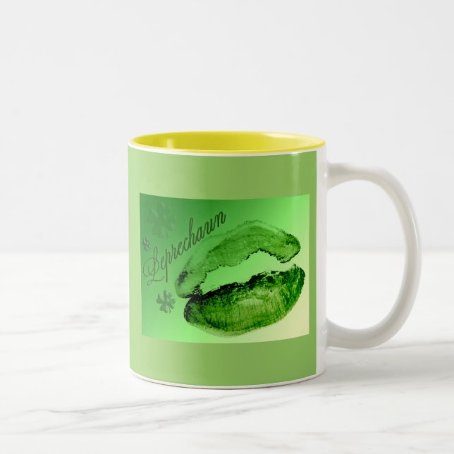 von einem Leprechaun geküsst Zweifarbige Tasse (Rechts)