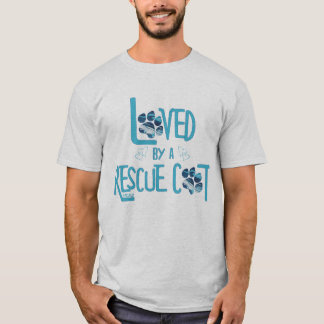 Von einer Rettungskat geliebt T-Shirt