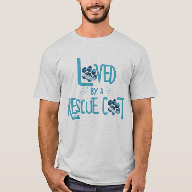 Von einer Rettungskat geliebt T-Shirt (Vorderseite)