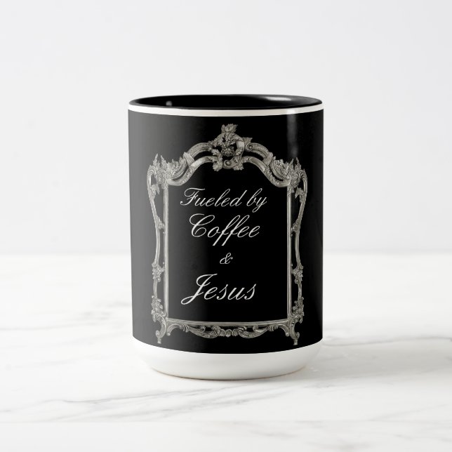 Von Kaffee und Jesus gespeist Zweifarbige Tasse (Mittel)