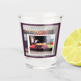 Von Madrid mit der Liebe Schnapsglas