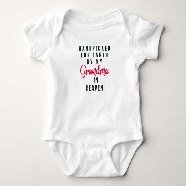 Von meiner Oma im Himmel persönlich für die Erde a Baby Strampler (Vorderseite)