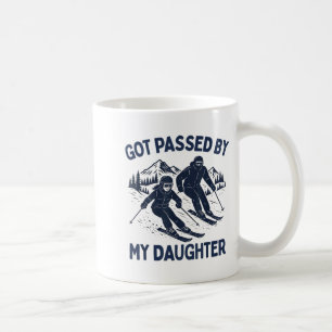 Von meiner Tochter beim Skifahren getreten Lustig Kaffeetasse