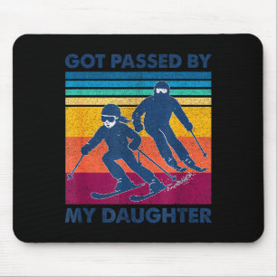Von meiner Tochter beim Skifahren getreten Lustig Mousepad