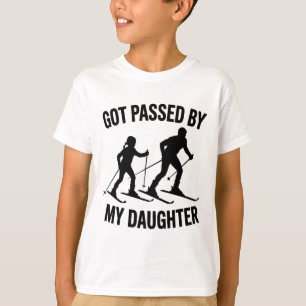 Von meiner Tochter getreten bekommen Lustiger Skil T-Shirt
