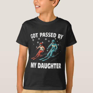 Von meiner Tochter getreten Lustiges Skifahren Lus T-Shirt