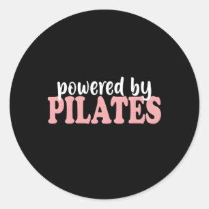 Von Pilates für Pilates-Klasse angetrieben Runder Aufkleber