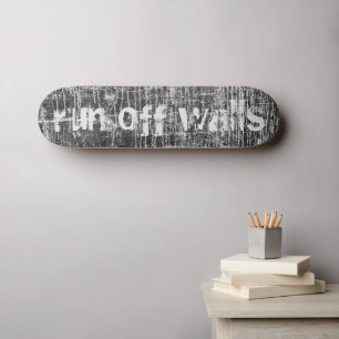 von Wänden abstoßen Skateboard fahren