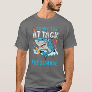 Vorbereitung zum Angriff auf Vorschul-Haifischfisc T-Shirt