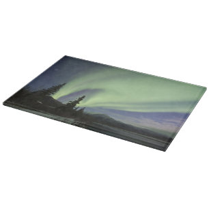 Vorhänge von grünen Aurora-Borealis am Himmel Schneidebrett