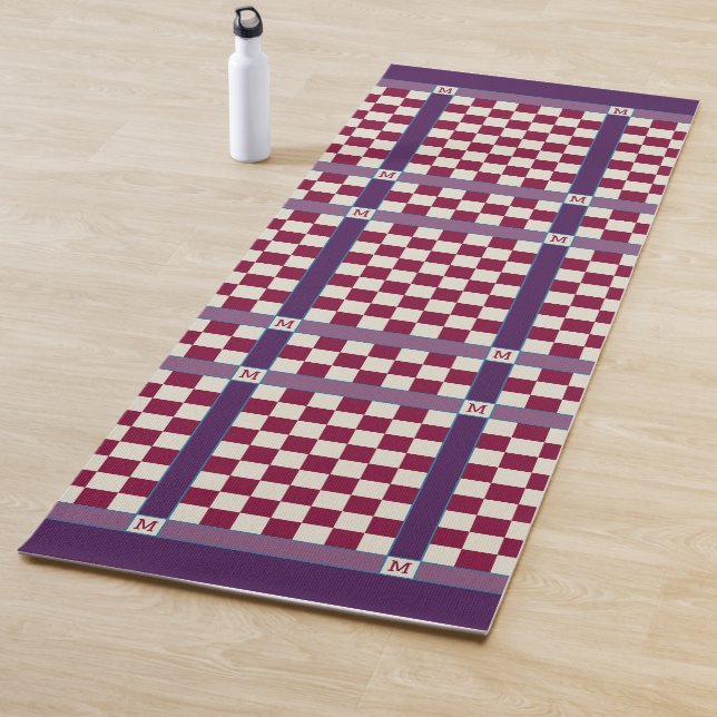 Vorher geprüfter Name Monogram Violet Berry Yogamatte (Beispiel)