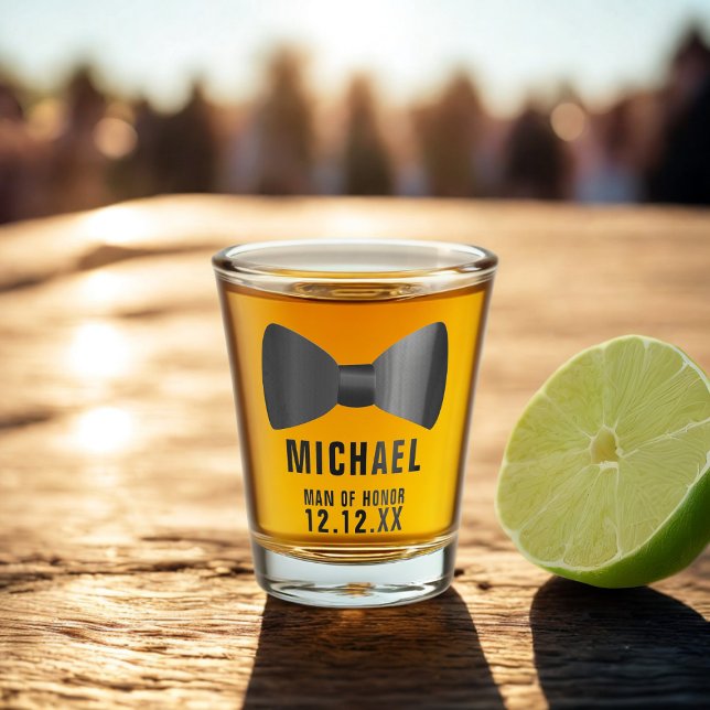 Vorschlag für eine Hochzeit Mann der Ehre Krawatte Schnapsglas (A black bow tie shot glass for your Man of Honor or any member of your wedding party)