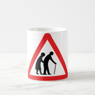 VORSICHT ältere Menschen - BRITISCHES Kaffeetasse