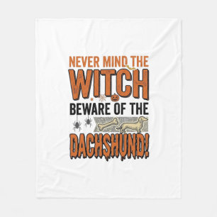 Vorsicht vor dem Dackel-Halloween-Hexen-Shirt_1 Fleecedecke