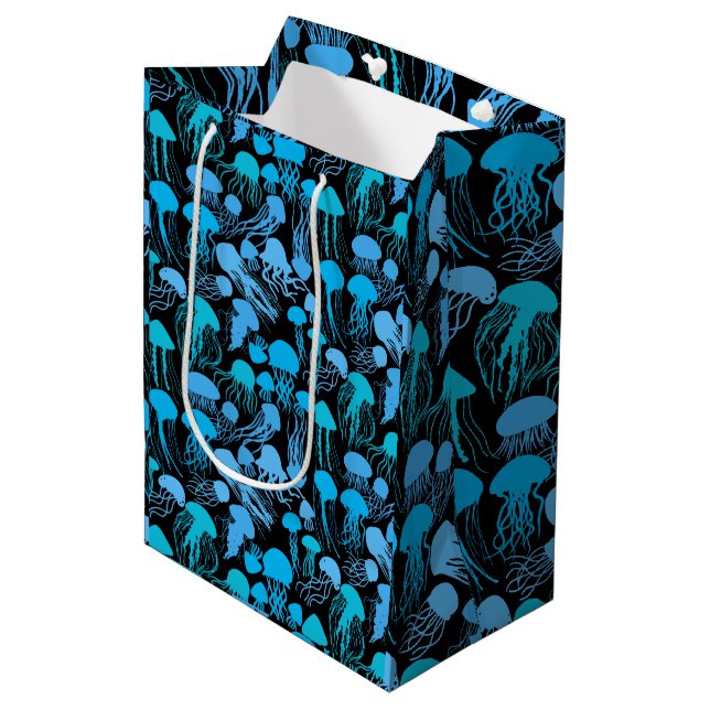 Vorsicht vor Quallen. L Blue.b Black BG Mittlere Geschenktüte (Vorderseite Schrägansicht)