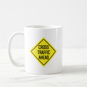 Vorstehendes Verkehrswarnungszeichen Klassische Kaffeetasse