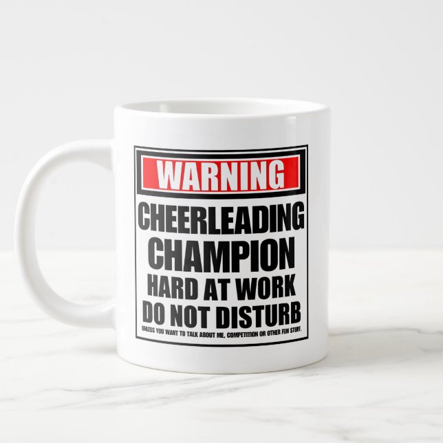 Vorwarnung für den Cheerleader hart am Arbeitsplat Jumbo-Tasse (Links)