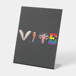 VOTE Bücher Uterus LGBT Kamala Harris Walz Wahl Sockelschild