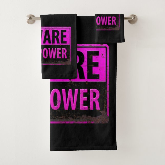 VOYAGE Fille Power - Panneau en métal noir rose Da (En situation)