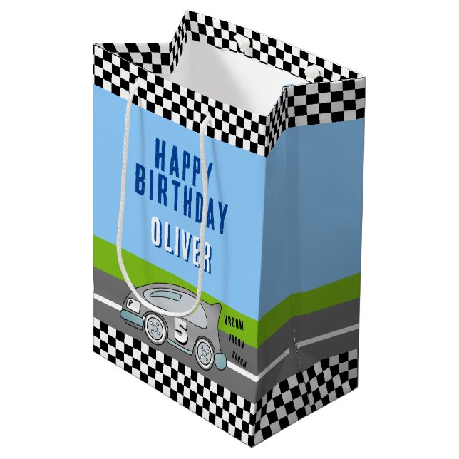 Vroom Vroom Racing Auto Road Name Happy Birthday Mittlere Geschenktüte (Vorderseite Schrägansicht)