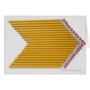 Vue courbe des crayons dans une rangée