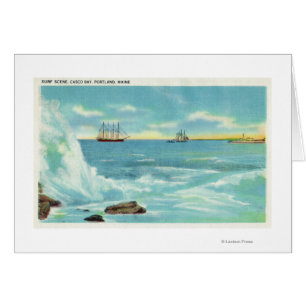 Vue d'une scène de surf, bateaux sur la baie de