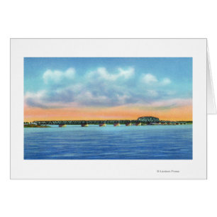 Vue sur le lac éloigné du nouveau pont