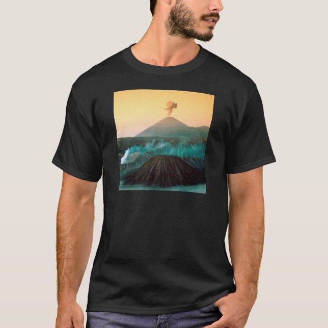 Vulkan-Indonesier-Eruption T-Shirt (Vorderseite)
