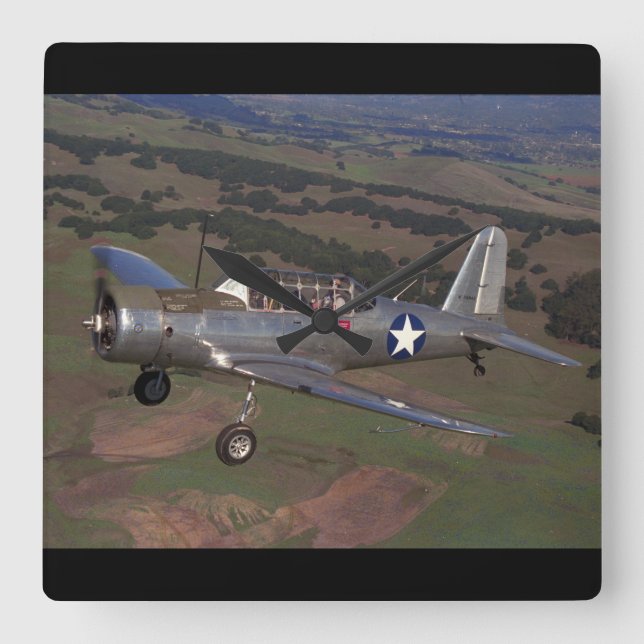 Vultee, BT-13, WWII_Classic Aviation Quadratische Wanduhr (Vorderseite)