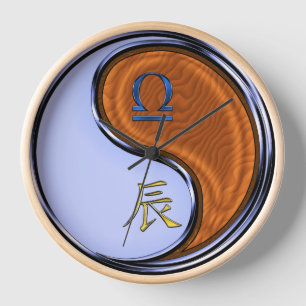 Waage & Holz-Drache Uhr