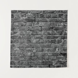 waagerechter Teil der Wand aus schwarz gestrichene Wandteppich