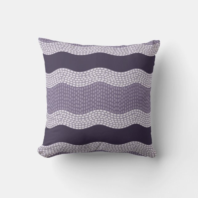 Wabi Sabi Abstrakt Wavy River, Eggplant, Lilac Kissen (Vorderseite)