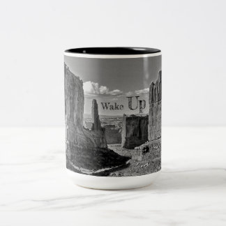 Wachen Sie Kaffee auf Zweifarbige Tasse