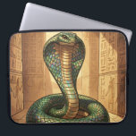 Wadjet – Ägyptische Schlangengöttin Laptopschutzhülle<br><div class="desc">Wadjet ist eine Kobra-Göttin aus der ägyptischen Mythologie und Schutzgöttin der Pharaonen sowie von Unterägypten. Sie steht für Schutz, Macht und königliche Autorität.</div>