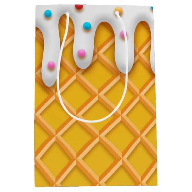 Waffelkone aus Eiscreme mit Sprinklen Mittlere Geschenktüte (Vorderseite)