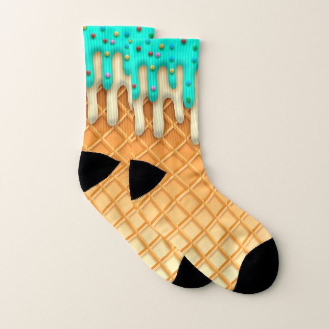 Waffelkone mit Sprinklen aus Eis, Tropfen Socken (Paar)