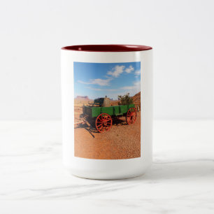 Wagen im Monument Valley Zweifarbige Tasse