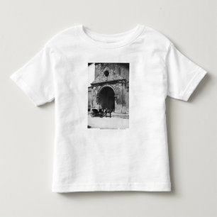 Wagen wartete vor Portal der Kathedrale Kleinkind T-shirt