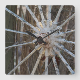Wagon Wheel Wall Clock Quadratische Wanduhr