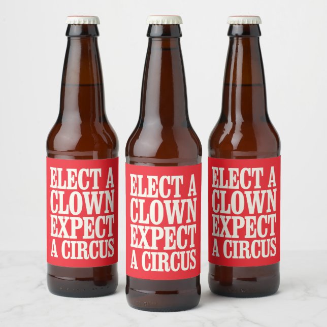 Wählen Sie einen Clown, der von einem Zirkus gegen Bierflaschenetikett (Flaschen)