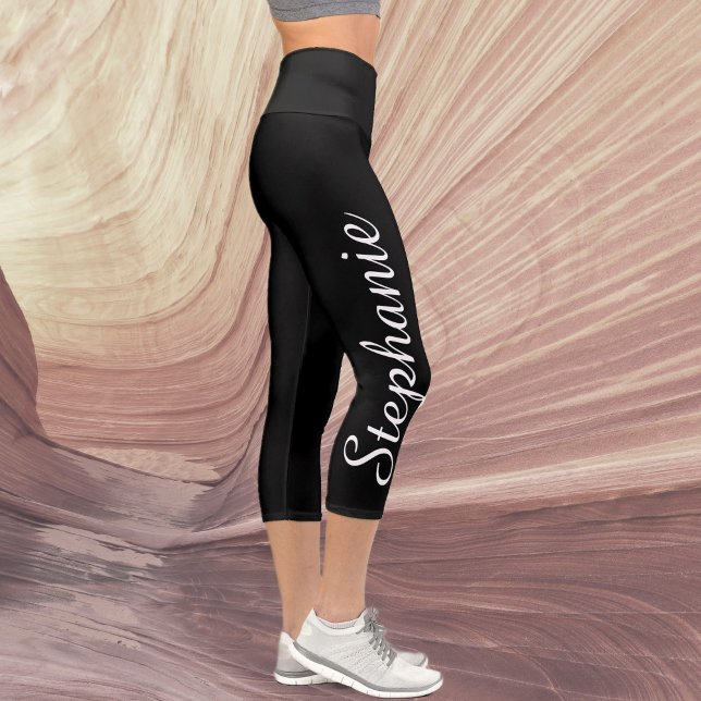 WÄHLEN SIE IHRE FARBE Yoga Name Capri Leggings (Von Creator hochgeladen)
