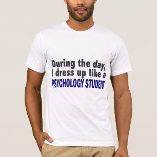 Während des Tages kleide ich oben wie T-Shirt