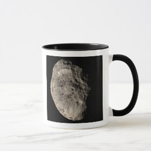 Wahres Farbmosaik des Saturnmonds Hyperion Tasse